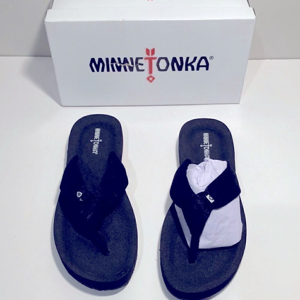 Nib Minnetonka black thong sandals